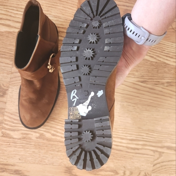 EUC Stuart Weitzman Luxering Suede Ankle Bootie in Brown, Size 6.5 - Picture 9 of 11